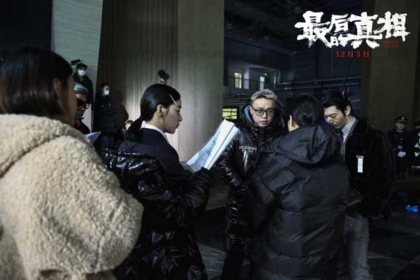 《最后的真相》发“暗斗”特辑 黄晓明阚清子庭审交锋(图1)